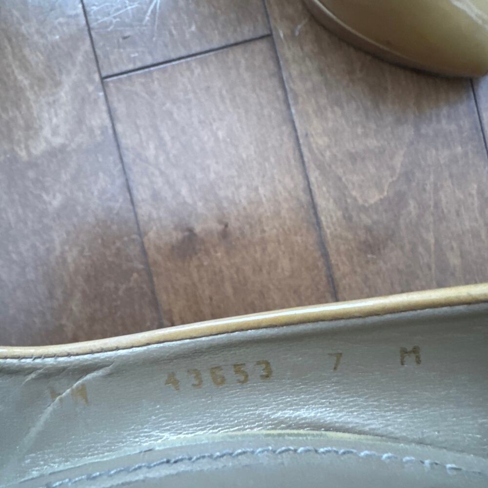 Stuart Weitzman Peep Toe Genuine Patent Leather Platform Heels  4.5” Size 7 - Picture 9 of 11